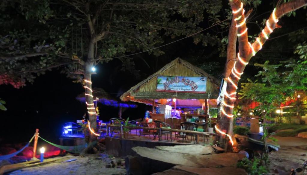 Above Us Only Sky Hotel Sihanoukville Exterior photo