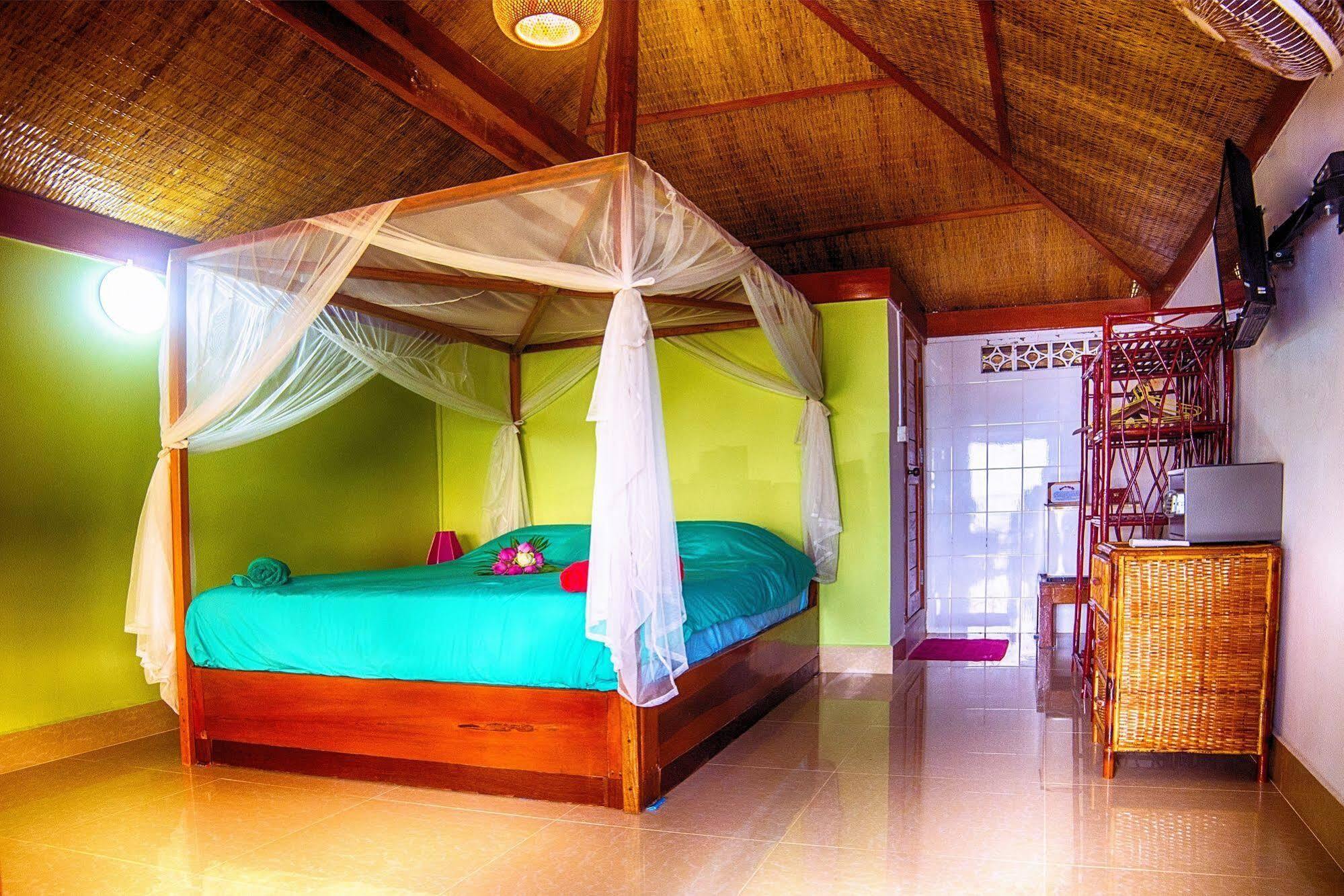 Above Us Only Sky Hotel Sihanoukville Exterior photo